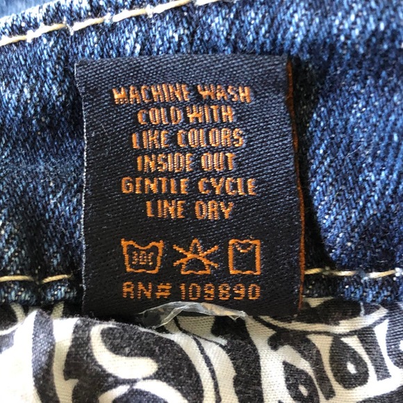 Raw Hem Cut-off Shorts Distressed  Size 4 - Picture 7 of 9
